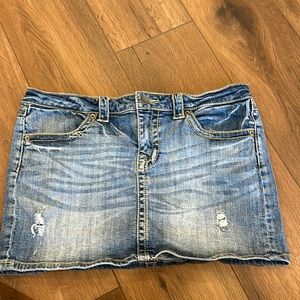 Denim skirt (ripped)